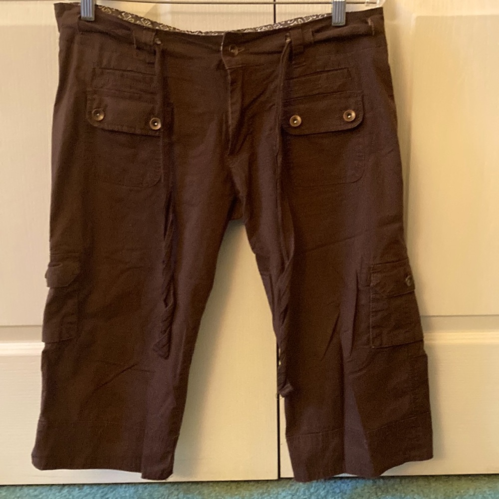 Refuge Size 11 dark brown cargo capris